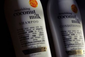 Aceite de coco en el champu